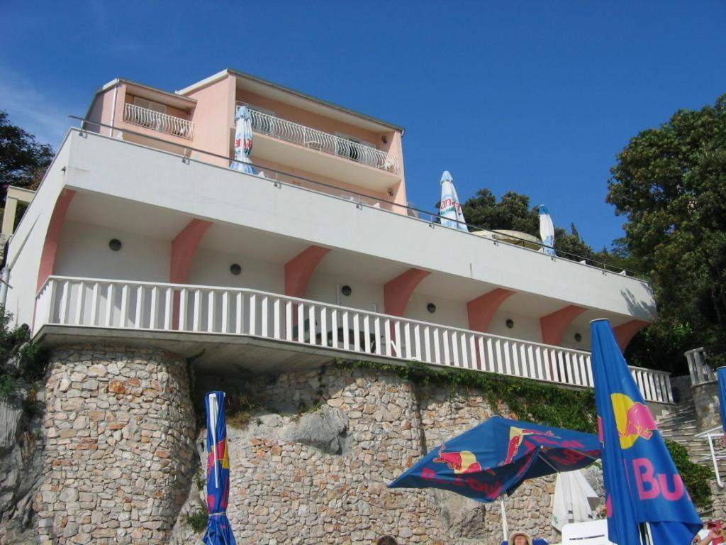 Tepli Bok Apartment Primosten