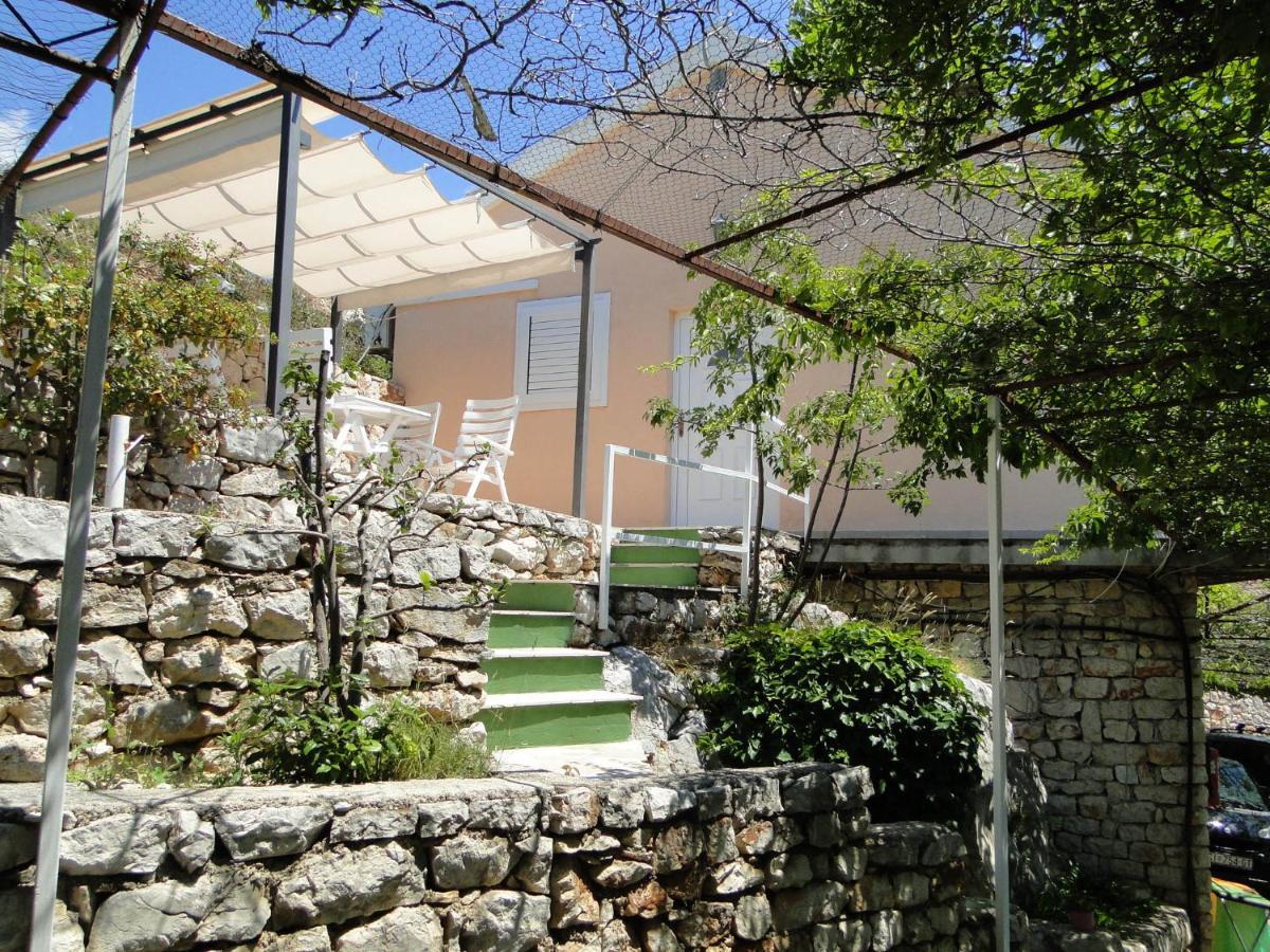 Tepli Bok Apartment Primosten